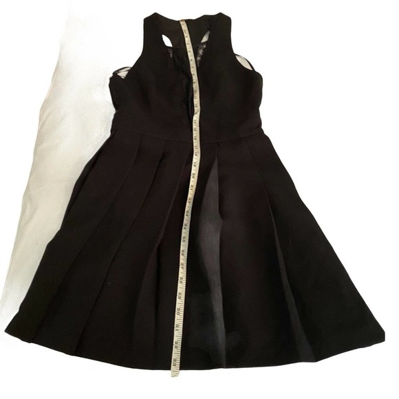 BCBGeneration Dress Size 4 Women's Black Lace Inset Deep V Neck A Line Mini - Picture 6 of 10